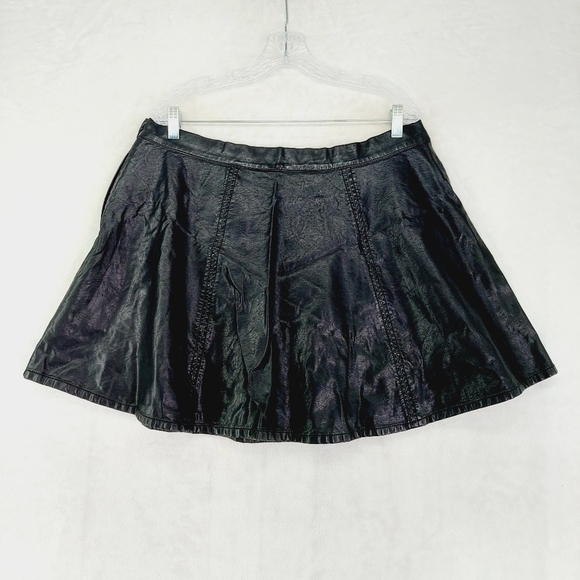 Forever 21 Black Leather Mini Skirts 659 - Picture 3 of 5